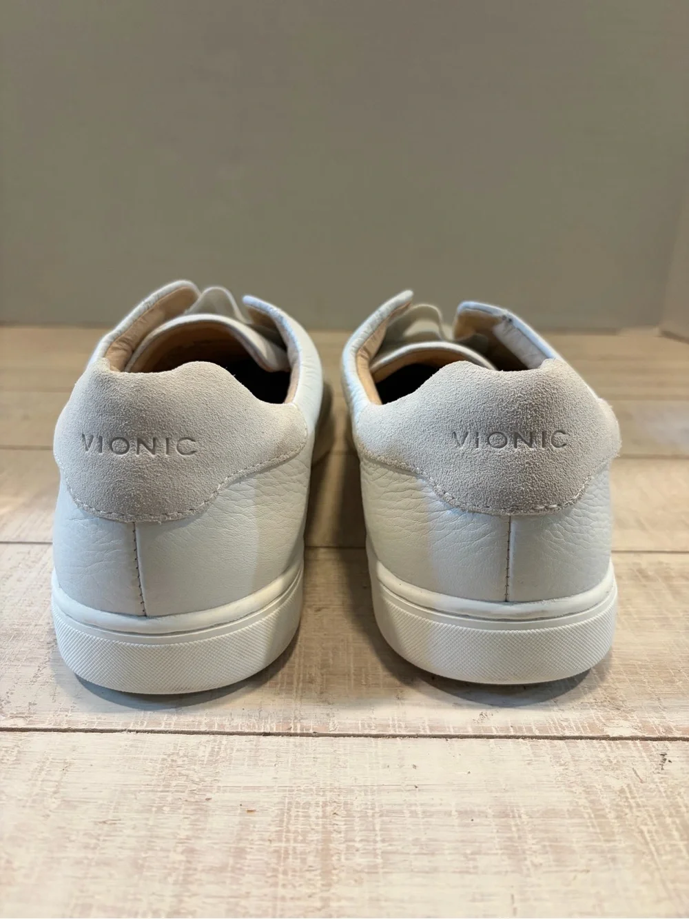 Vionic hiro leather